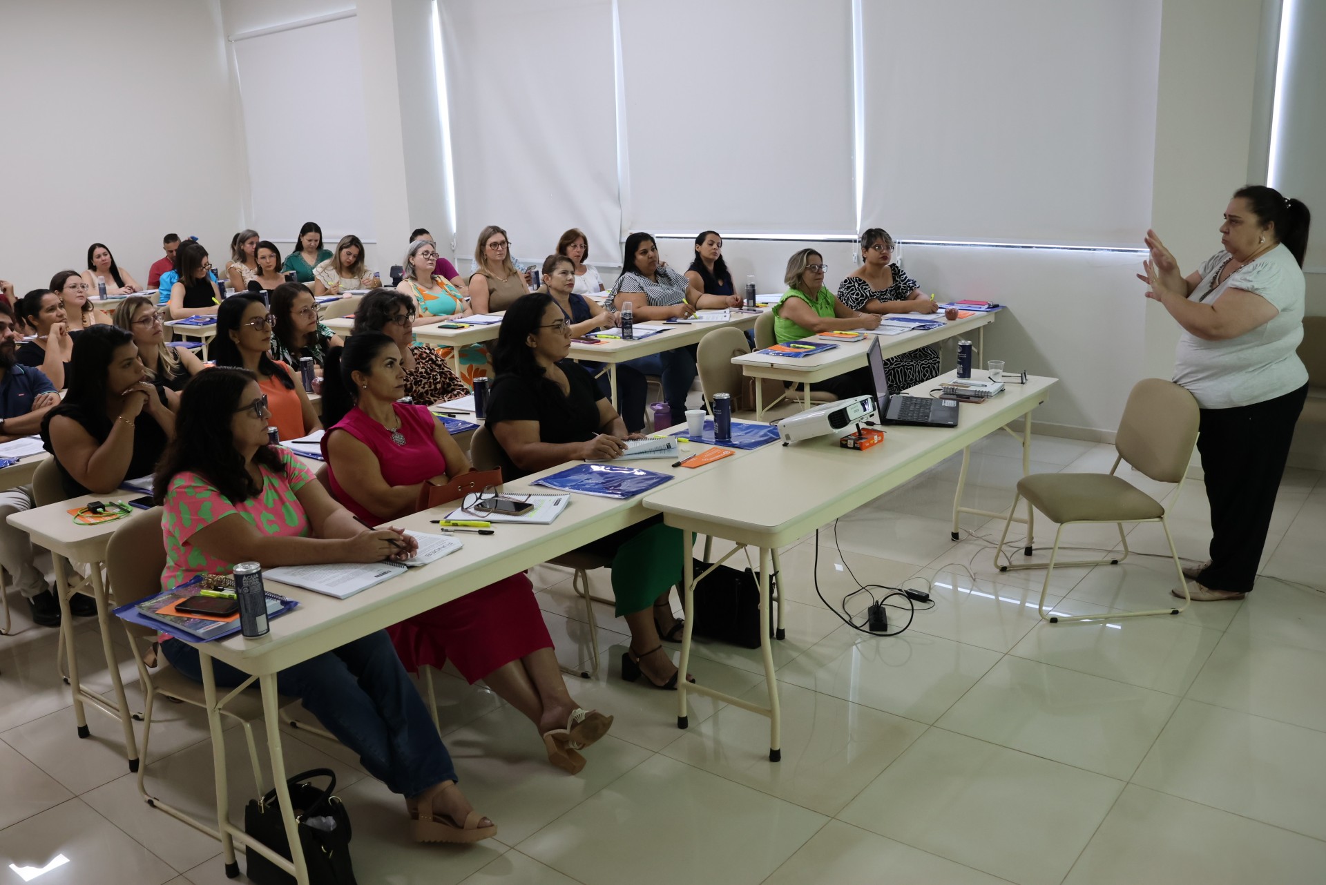 Organização Paulista ministra curso com gestores da rede municipal de Ensino