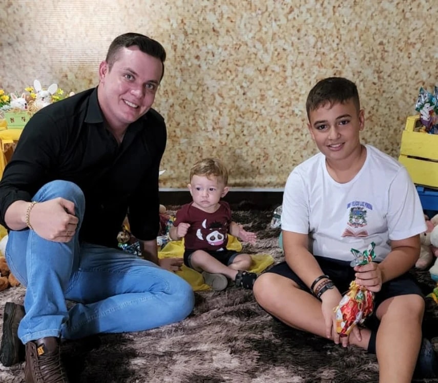 PREFEITURA DE MACEDÔNIA ENTREGA OVOS DE PÁSCOA PARA CRIANÇAS E ADOLESCENTES