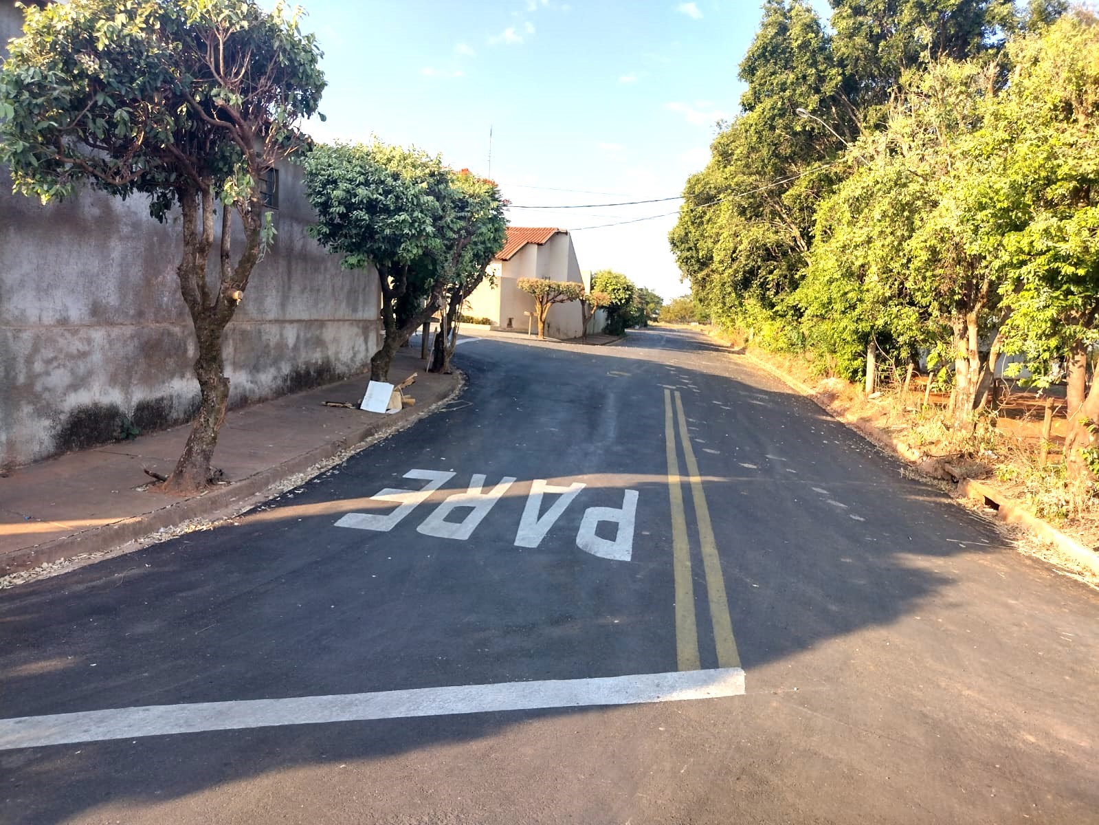 Ruas do Redentor, Vista Alegre e Cohab Antônio Marin recebem asfalto