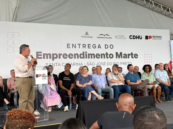 Com apoio de Carlão, novas moradias da Favela Marte são entregues em Rio Preto