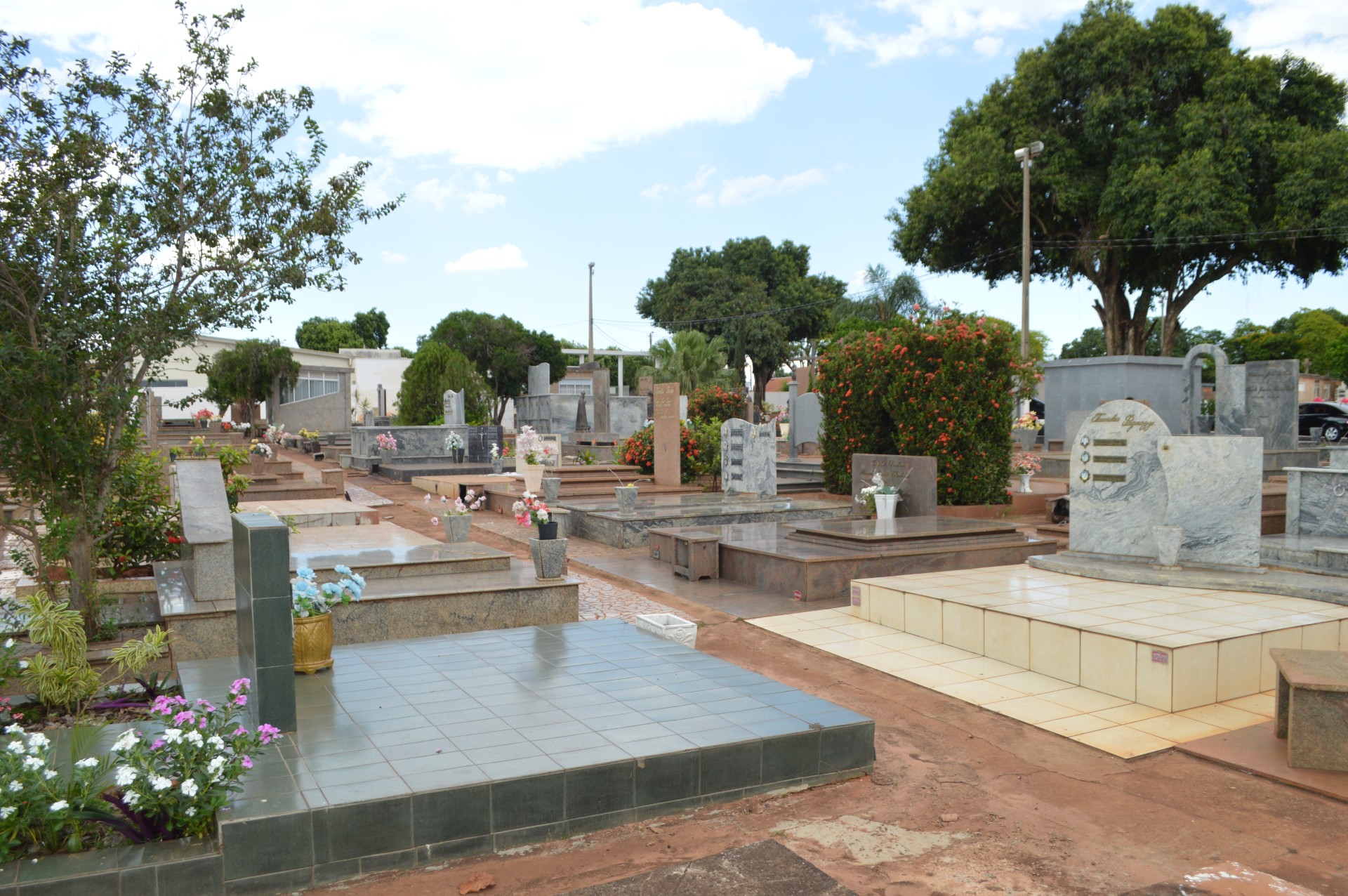 Cemitérios estão preparados para receber público que celebra o dia de ‘Finados