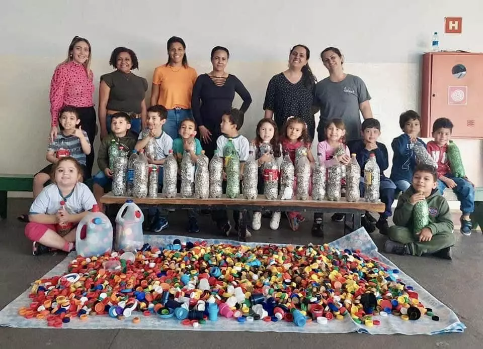 Crianças da rede municipal de ensino de Jales são recebidas na AVCC para premiação pela “Campanha do Bem”