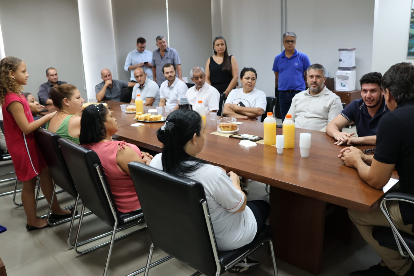 Prefeitos da região recepcionam deputado estadual em Fernandópolis