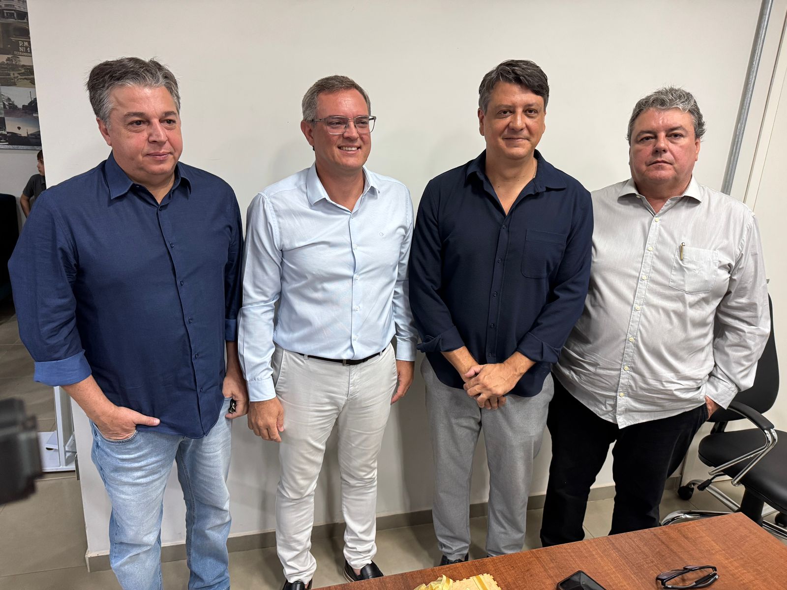Ato simbólico marca transmissão de cargo de prefeito em Fernandópolis,de Pessuto para Cantarella: Um novo capítulo