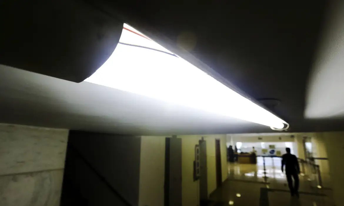 Conta de luz inicia o Ano Novo com bandeira verde, sem cobrança extra