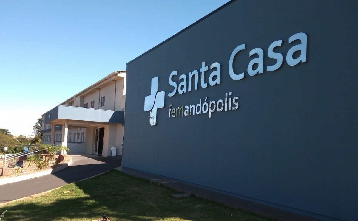 Explosão de casos dengue sobrecarrega atendimento na Santa Casa e gera atraso
