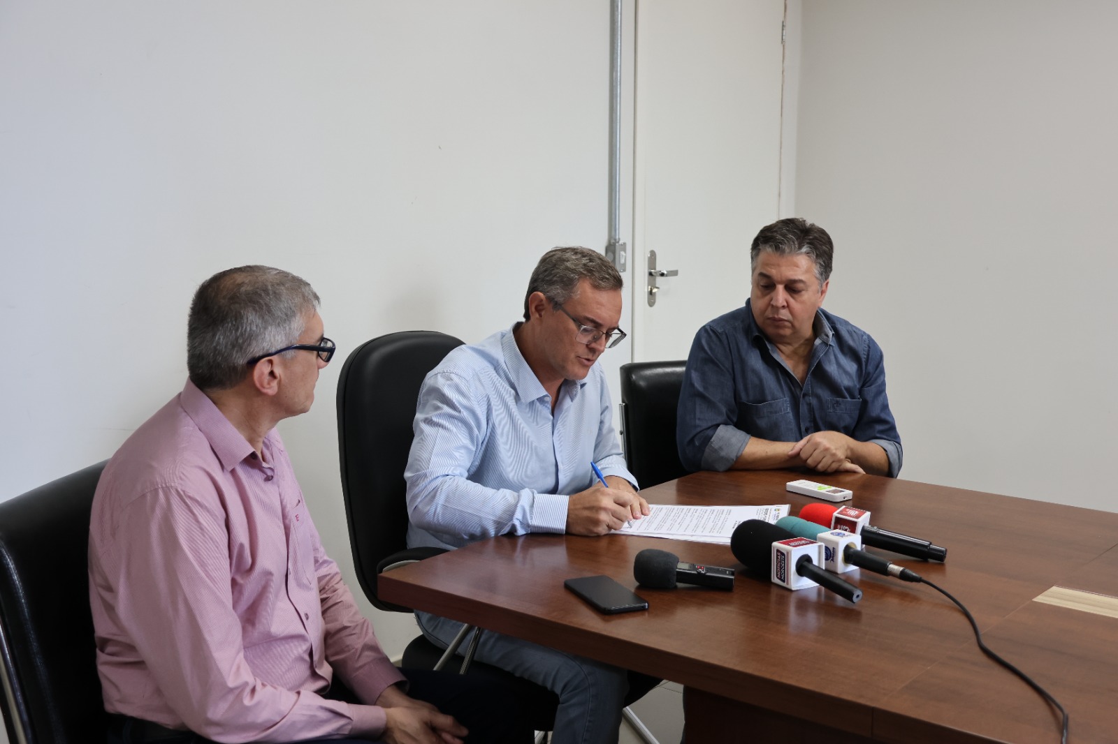 Pico de epidemia leva Cantarella a decretar estado de emergência