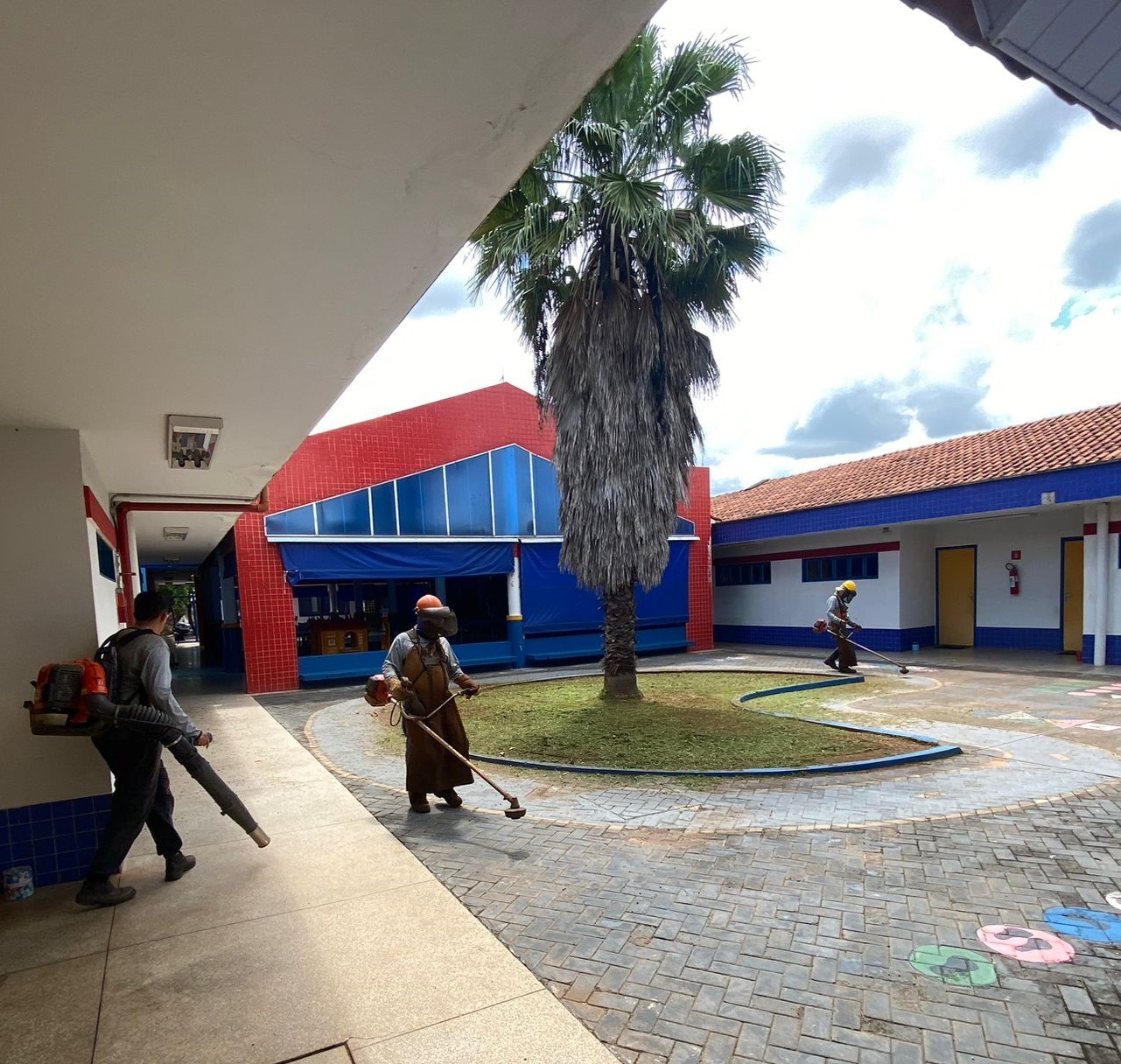 Prefeitura de Fernandópolis intensifica limpeza em escolas municipais