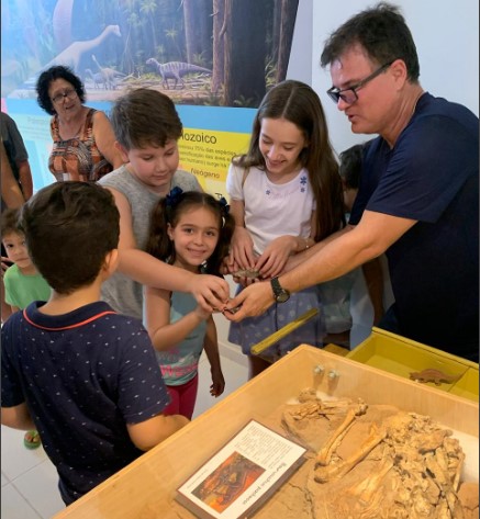 Museu de Paleontologia de Fernandópolis atrai quase 200 visitantes no primeiro sábado de funcionamento