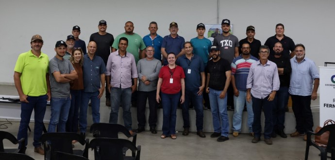 Agricultura desenvolve aprendizado sobre manutenção de estradas rurais