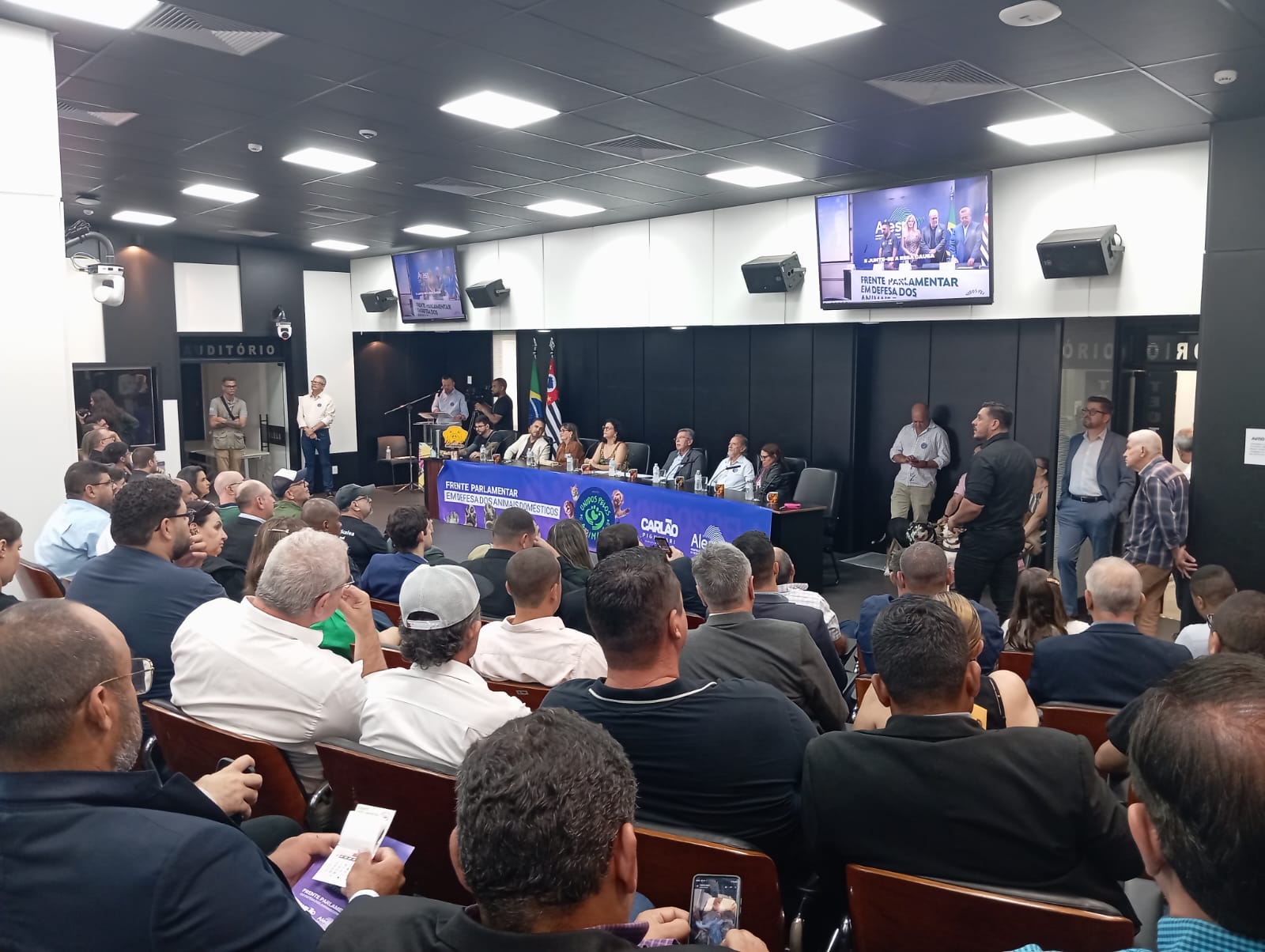 Vereadores de Guarani D’Oeste Buscam Recursos na ALESP e participam de evento pelo Bem-Estar Animal