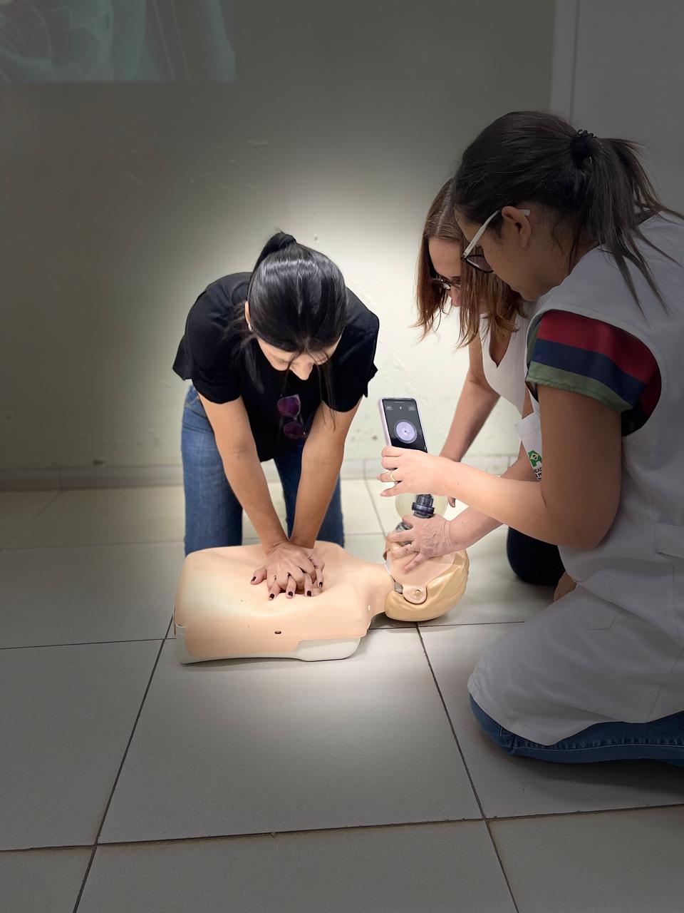 Capacitação sobre reanimação cardiopulmonar inicia na UPA