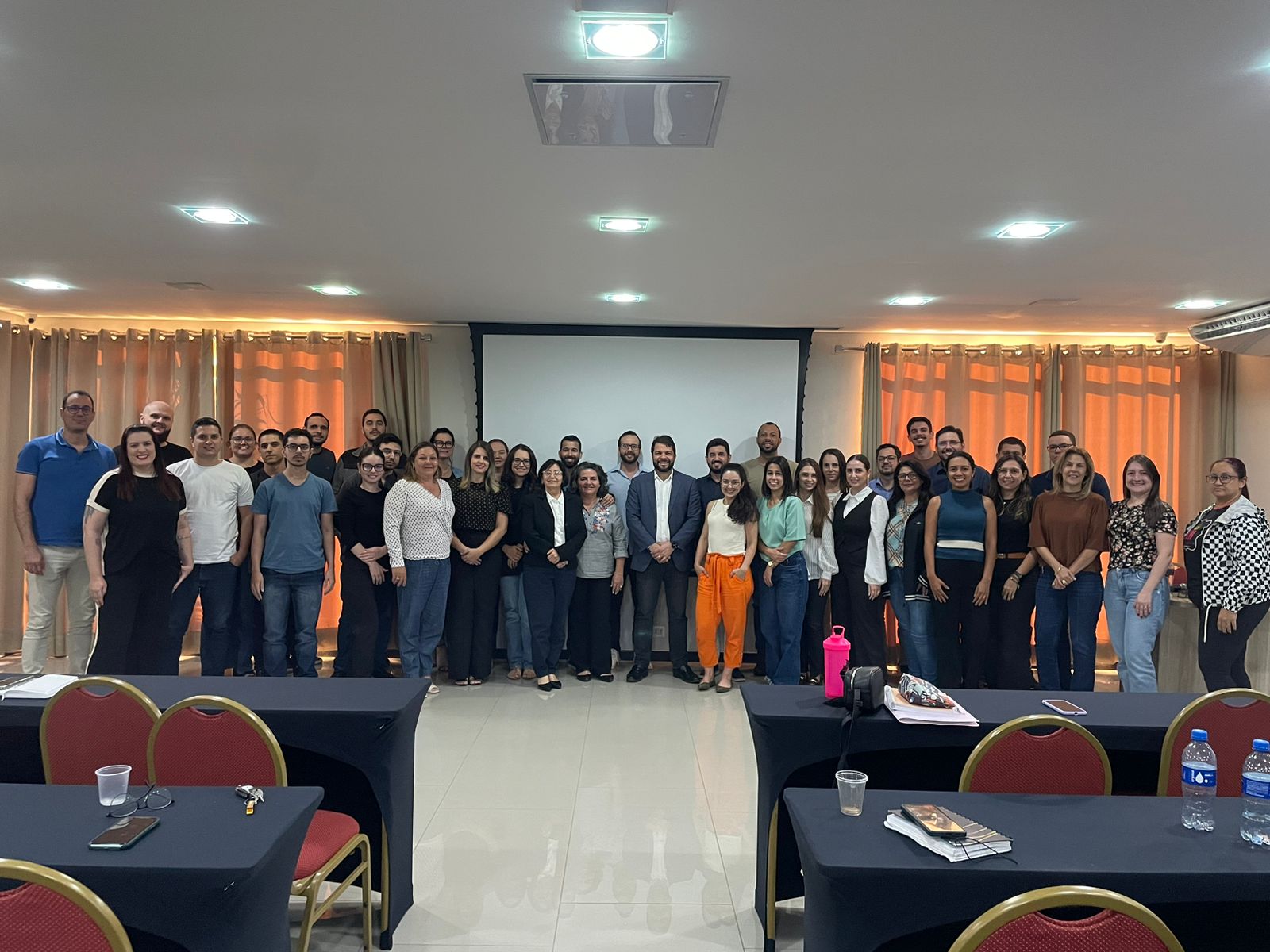 Equipes municipais participam de curso sobre contratações públicas