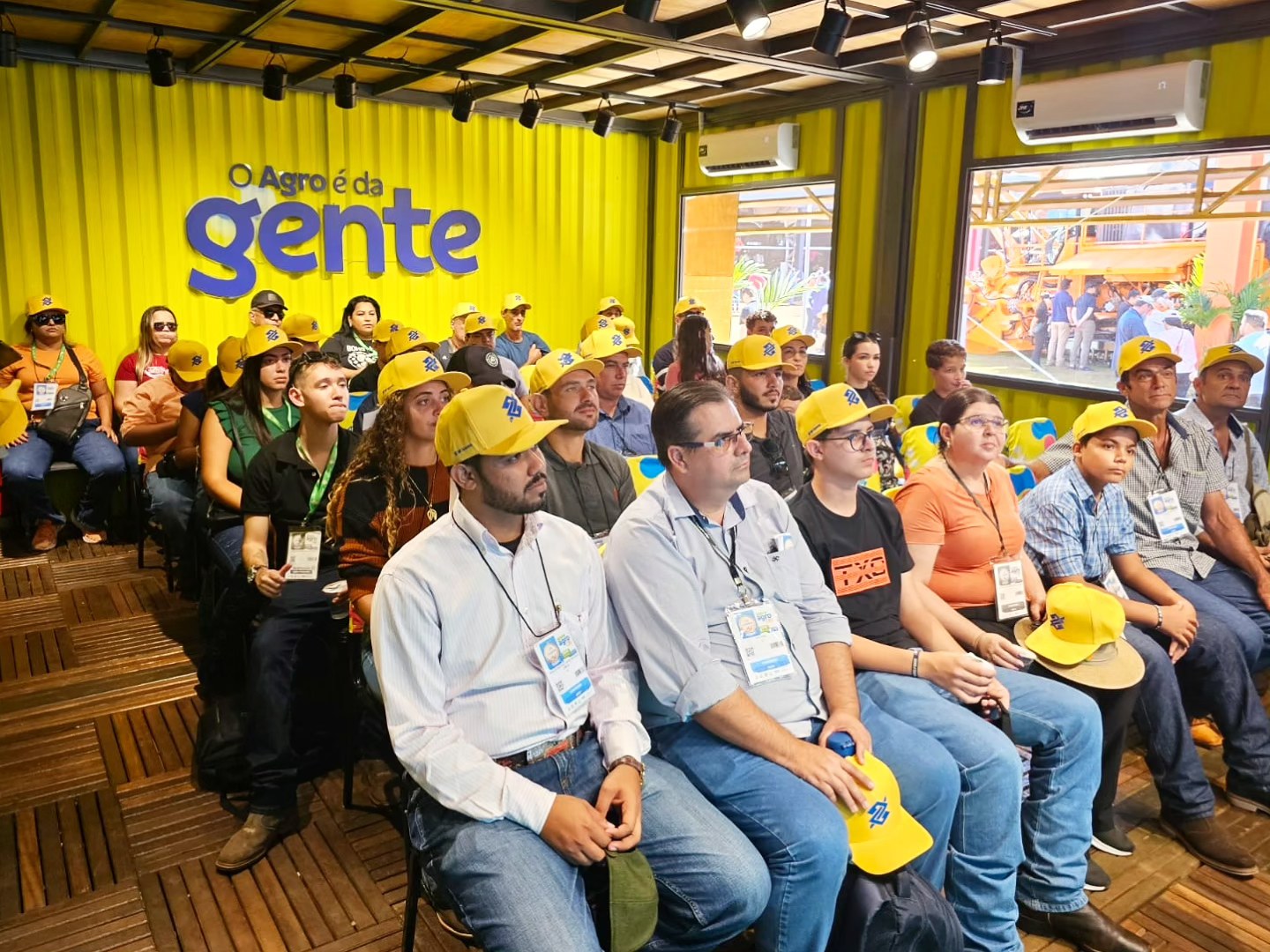 Produtores de Mira Estrela visitam a Agrishow em busca de novidades
