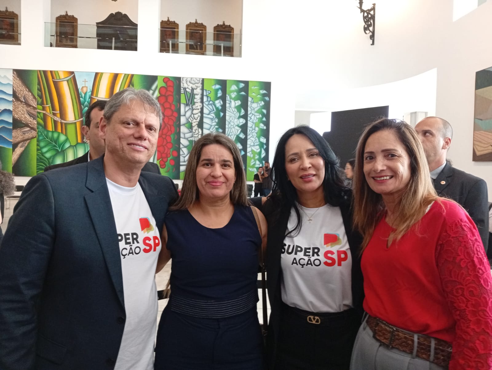 Primeira Dama Elbiana, Vereadora Maria Rita e Assistente Social Letícia, representantes de Guarani d’ Oeste, participaram do lançamento do Programa de Superação da Pobreza, com o Governador Tarcísio