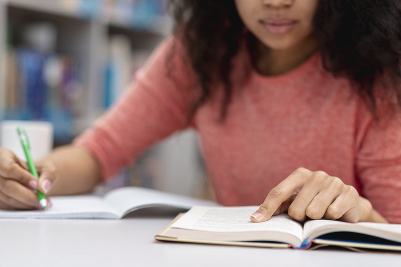 Vestibular no meio do ano vira aliado na preparação emocional e estratégica dos estudantes da 3º série do Ensino Médio
