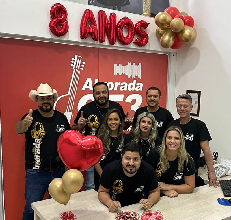 Rádio Alvorada comemora 8 anos de sucesso em FM com programação especial e prêmios