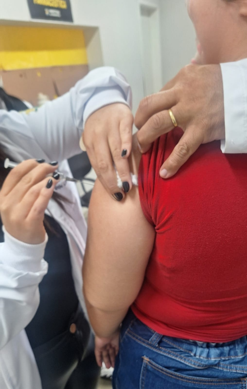 Saúde aplica mais de 800 doses da vacina contra a gripe no fim de semana