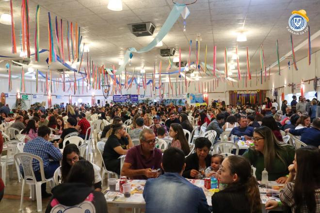 V Arraiá da FEF é sucesso absoluto e se consagra como uma das maiores festas juninas universitárias da região