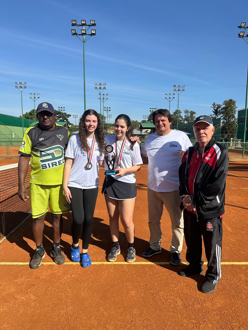 Tênis feminino de Jales conquista medalha de prata nos Jogos Regionais e garante vaga para os Jogos Abertos
