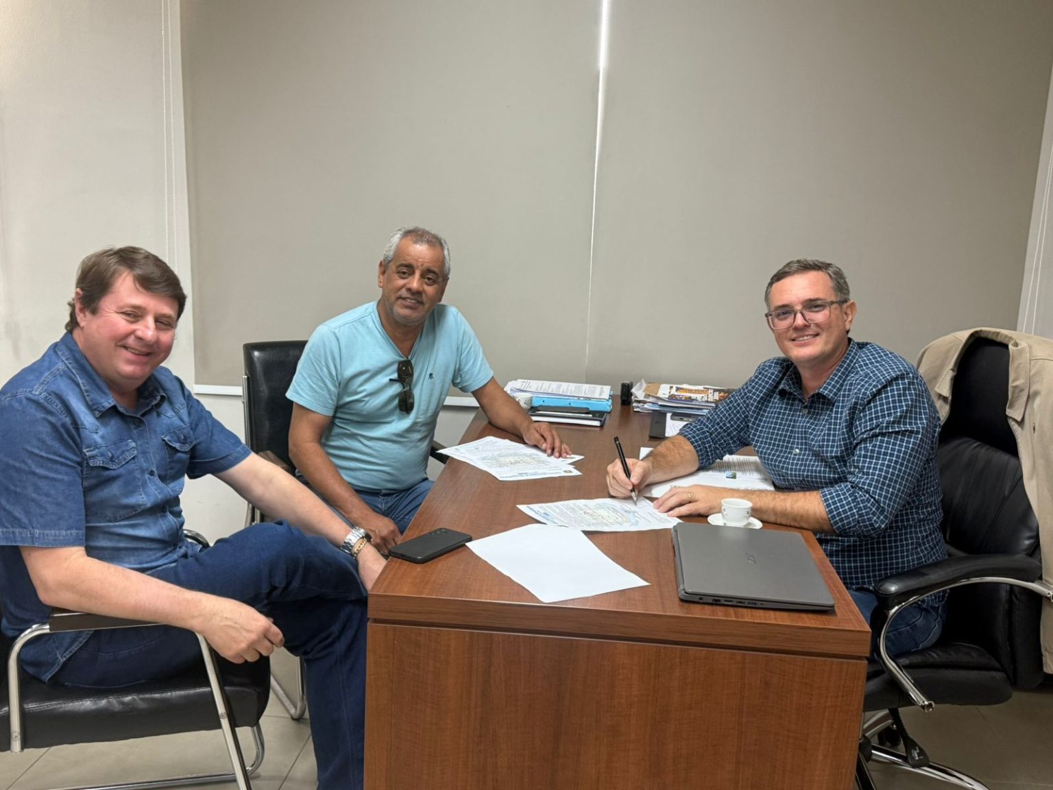 Vereadores solicitam estudos para equiparação salarial entre professores PEB I e PEB II