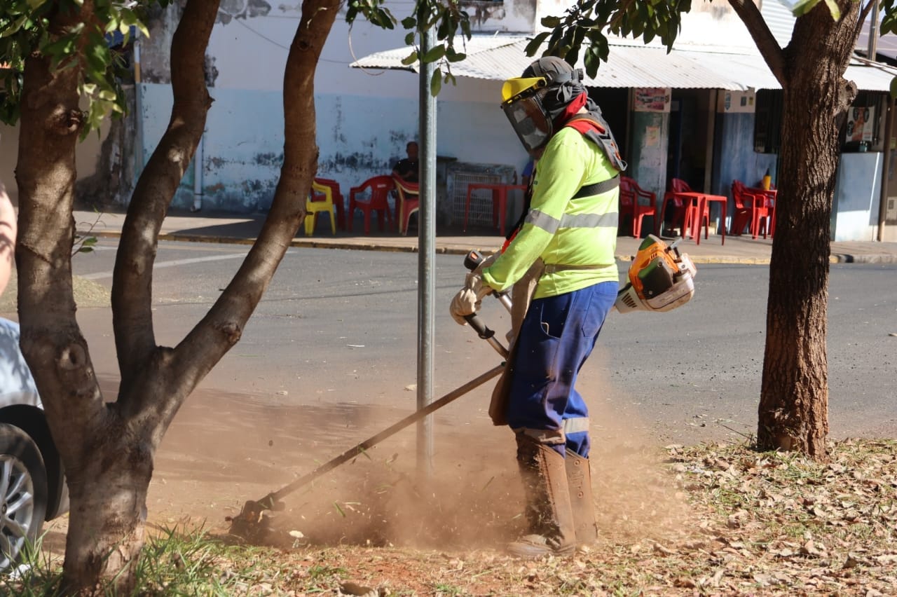 Secretaria de Obras e Infraestrutura intensifica serviços de manutenção em Fernandópolis e no distrito de Brasitânia
