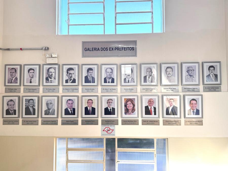 Galeria de ex-prefeitos é instalada no Paço Municipal de Jales