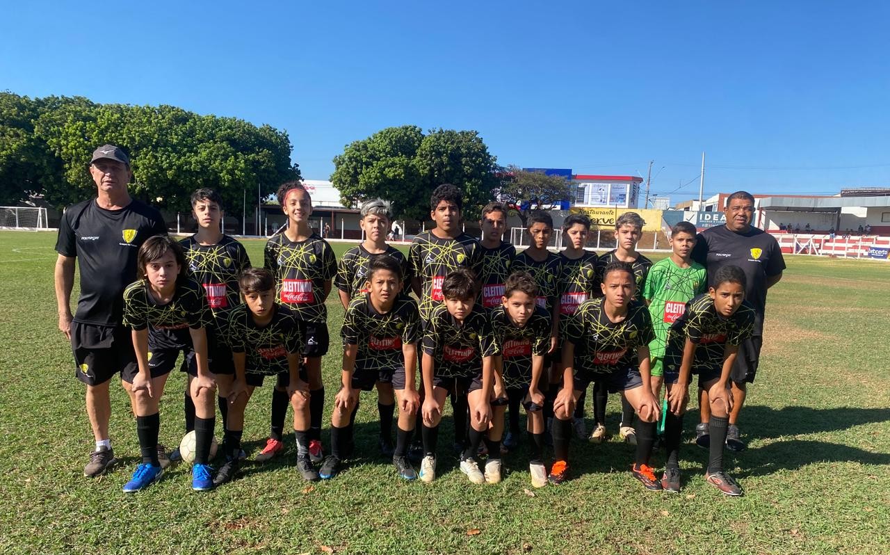 Atletas da cidade se destacam em competições de xadrez, futebol, ciclismo e basquete no fim de semana