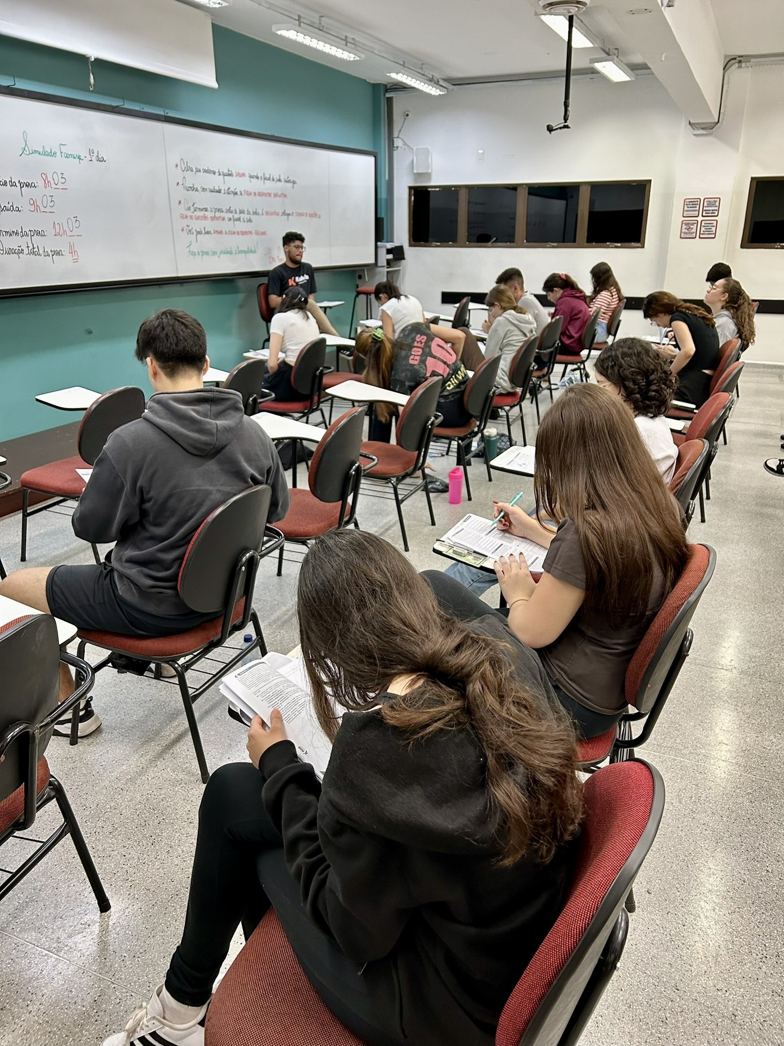 Simulado FAMERPÃO: Uma Oportunidade para Futuros Universitários