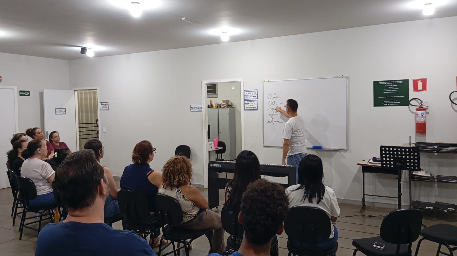 Coro Municipal participa de workshop vocal com professor Renato Flamarion