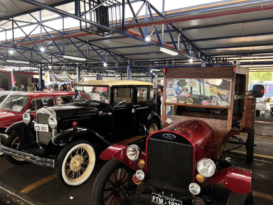 9º Encontro de Carros Antigos movimentou Jales no final de semana