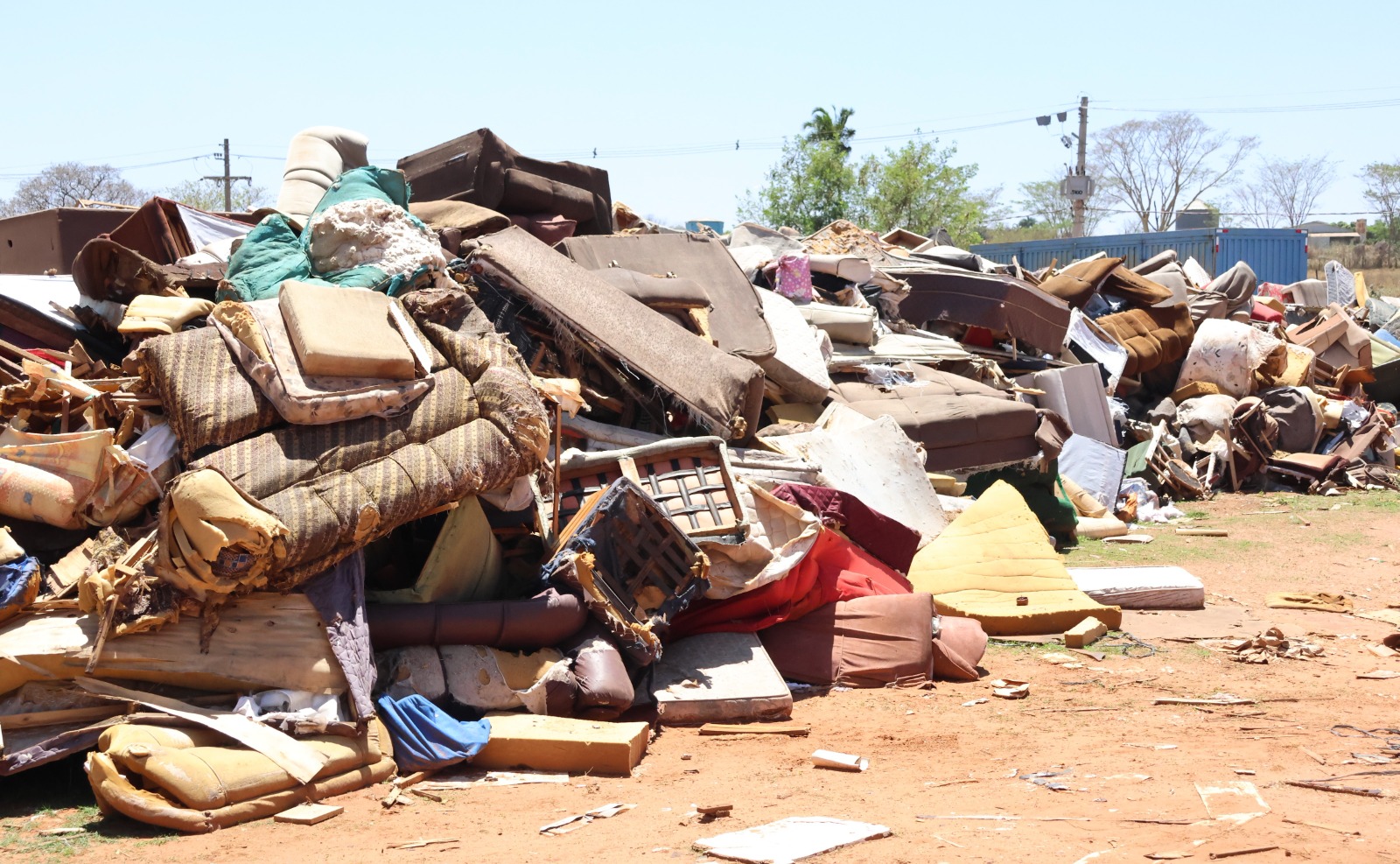 Administração recolhe quase 900 toneladas de entulho no “Cidade Limpa”