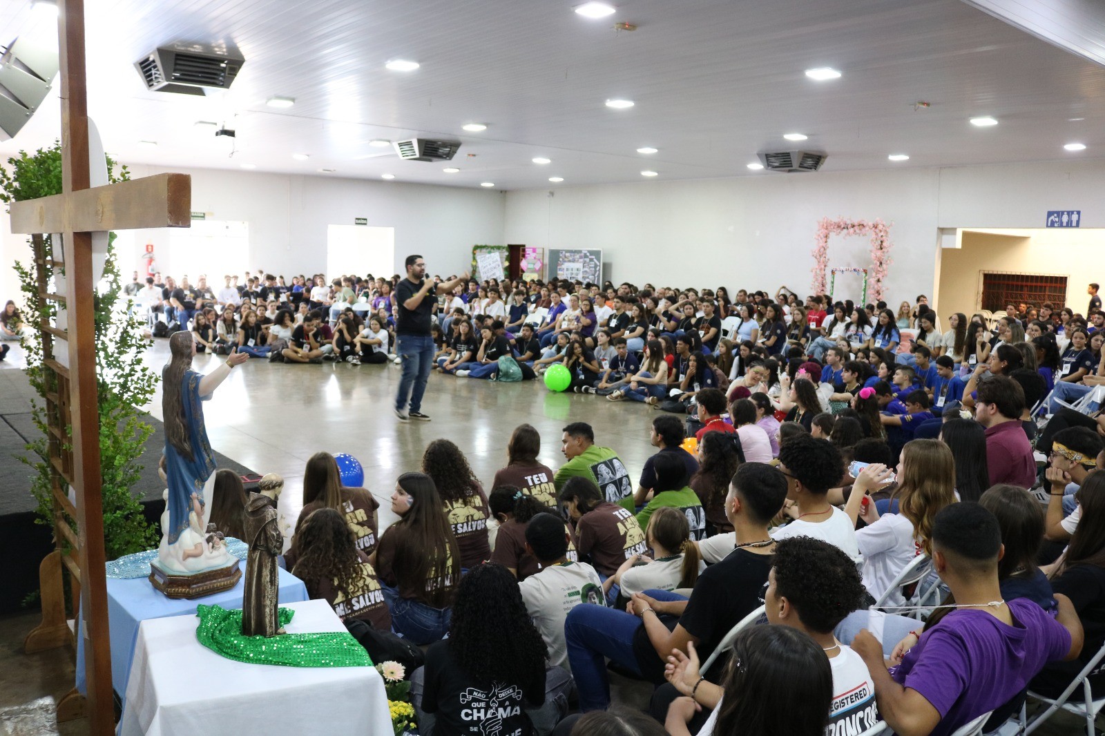 DNJ 2025 reúne mais de 800 jovens em Jales