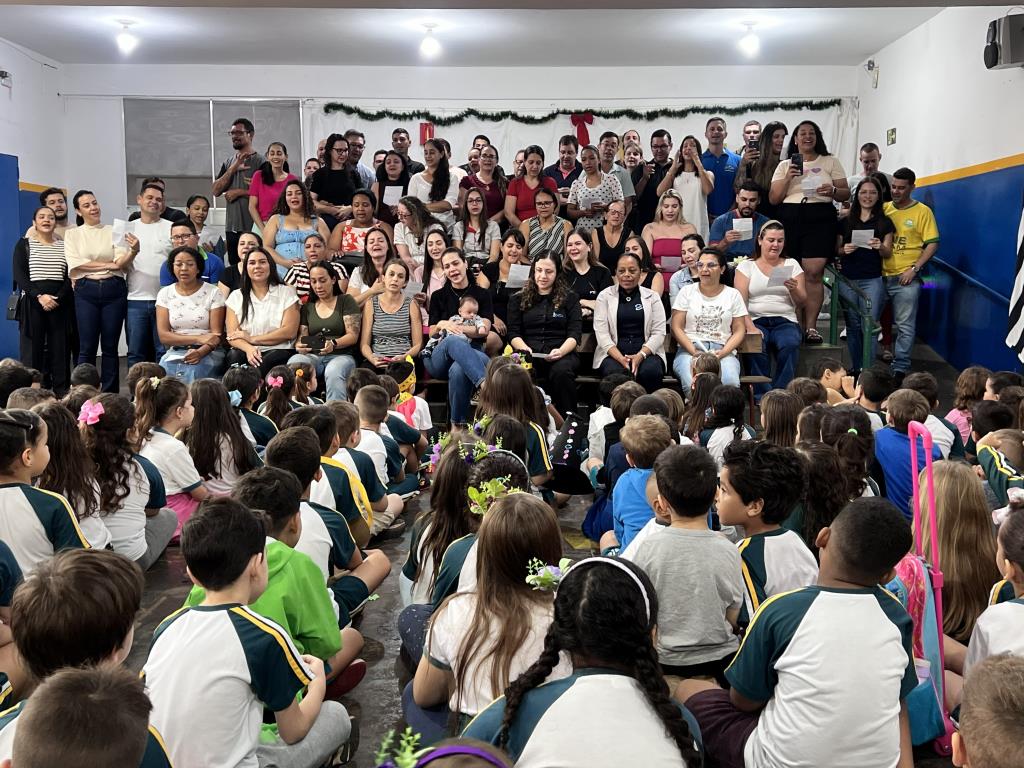E. M. Profª Elza Pirro Viana celebra o Dia A da Alfabetização com inclusão e apresentações emocionantes