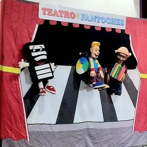 Teatro de fantoches leva lições de trânsito às escolas municipais