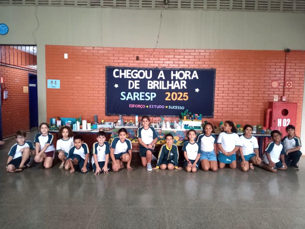 Alunos da E.M. Profº Alberto Gandur constroem maquetes de “bairro ideal” em projeto de Geografia