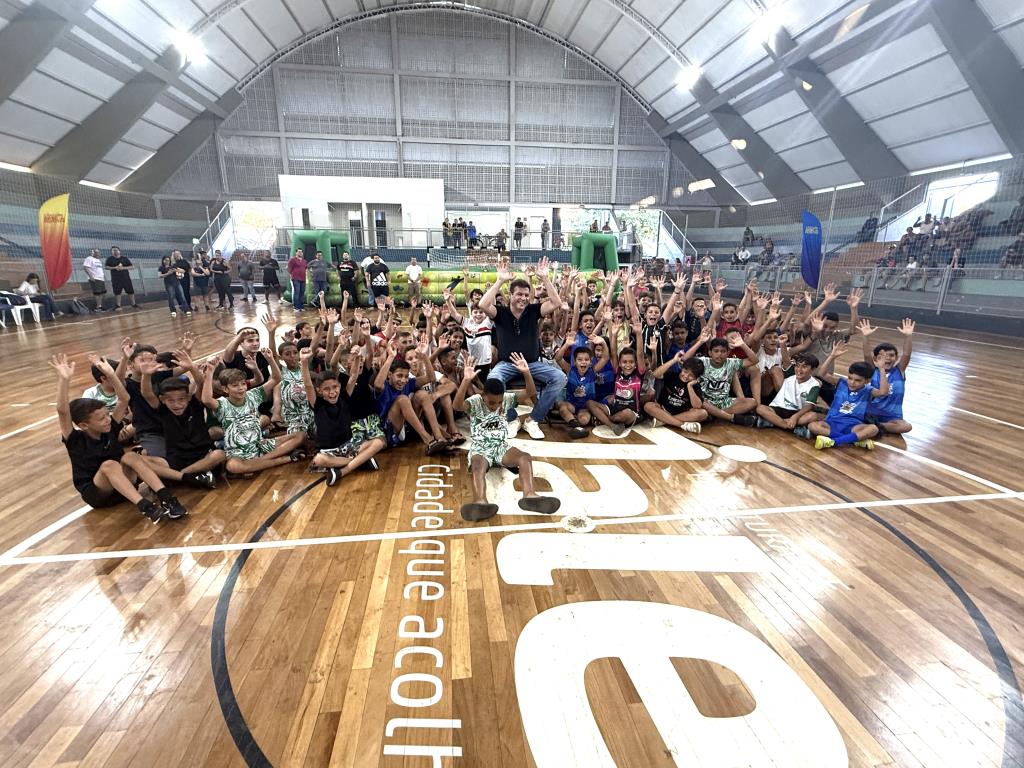 Circuito SESC de Esportes, com o apoio da Prefeitura de Jales, promoveu evento com o ex-jogador Luizão
