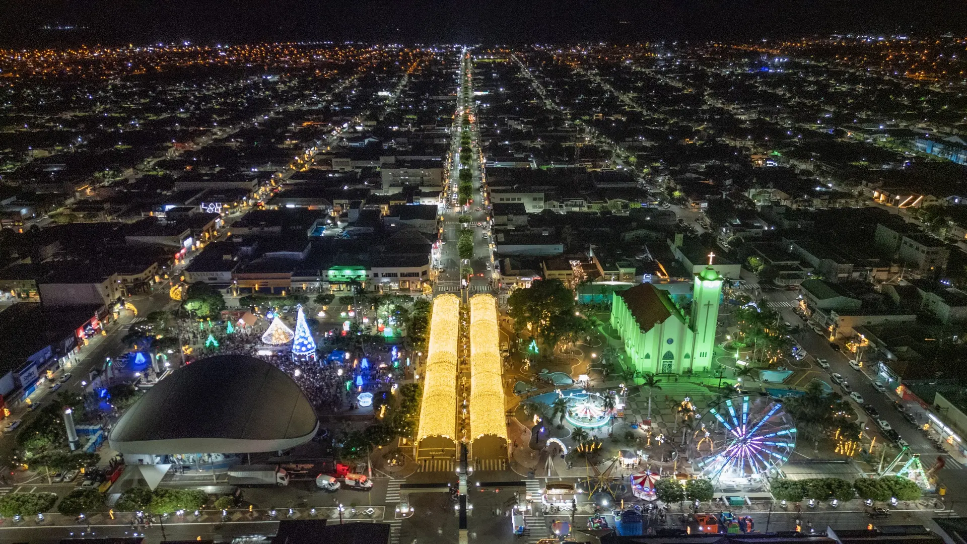 Duas décadas de encanto: Santa Fé do Sul acende as luzes do Sonho de Natal 2025 em noite inesquecível