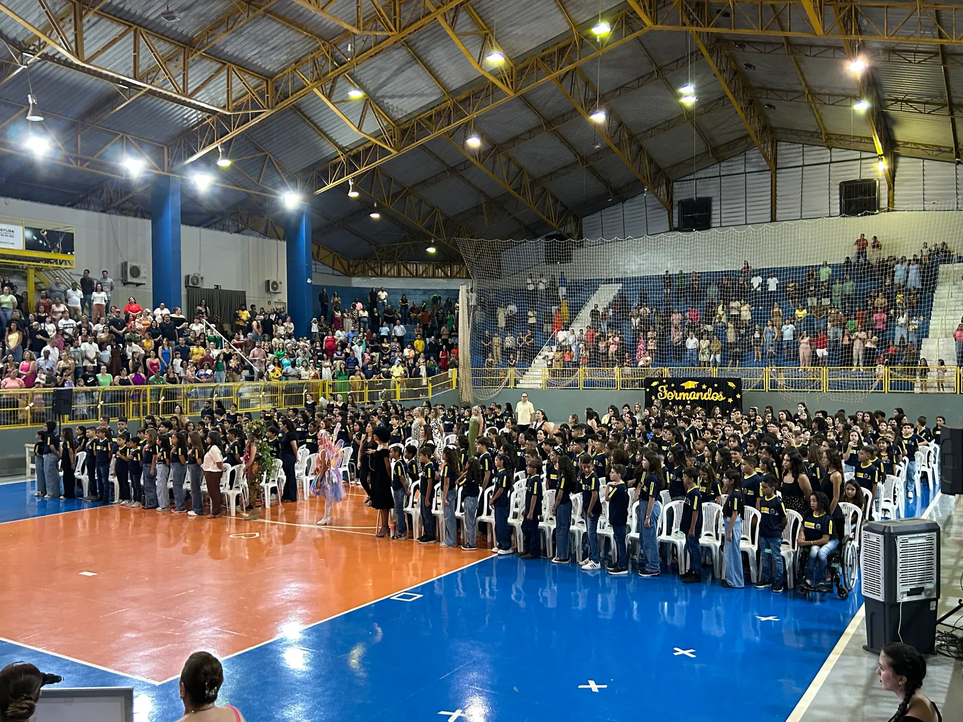 Santa Fé do Sul celebra a formatura dos alunos dos 5º anos da Rede Municipal de Ensino com homenagens, apresentações artísticas e mensagens de incentivo ao futuro