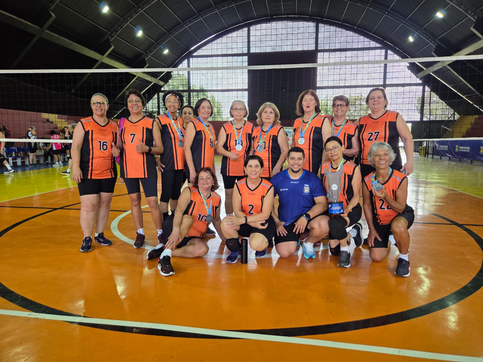 Fernandópolis é campeã na categoria 68+ em festival de vôlei adaptado