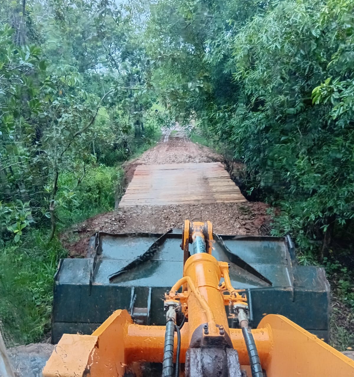 Prefeitura conclui obras de recuperação da ponte do Córrego da Pedra