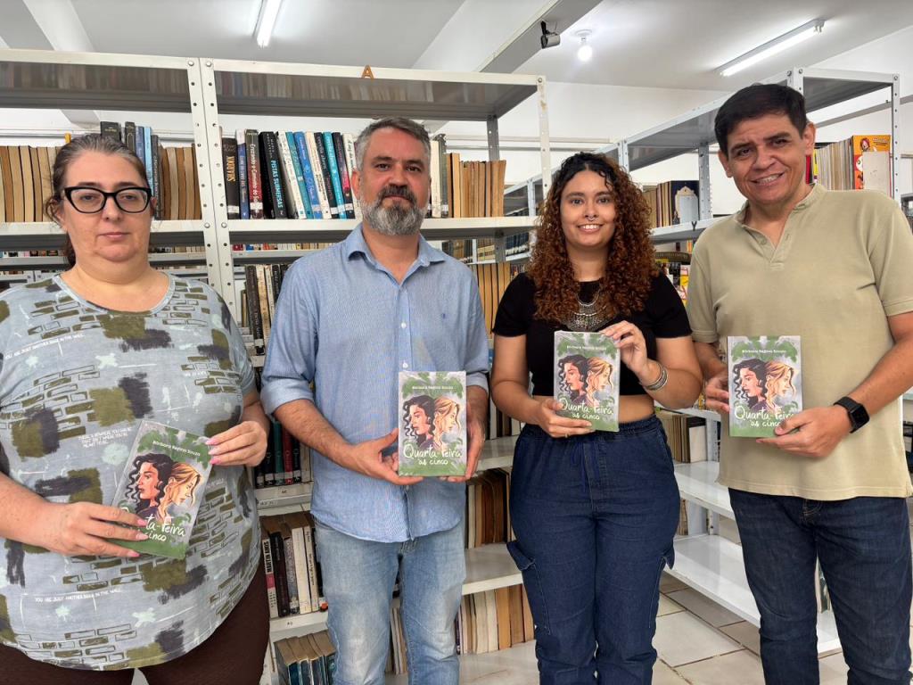 Autora jalesense lança novo livro na Biblioteca Municipal