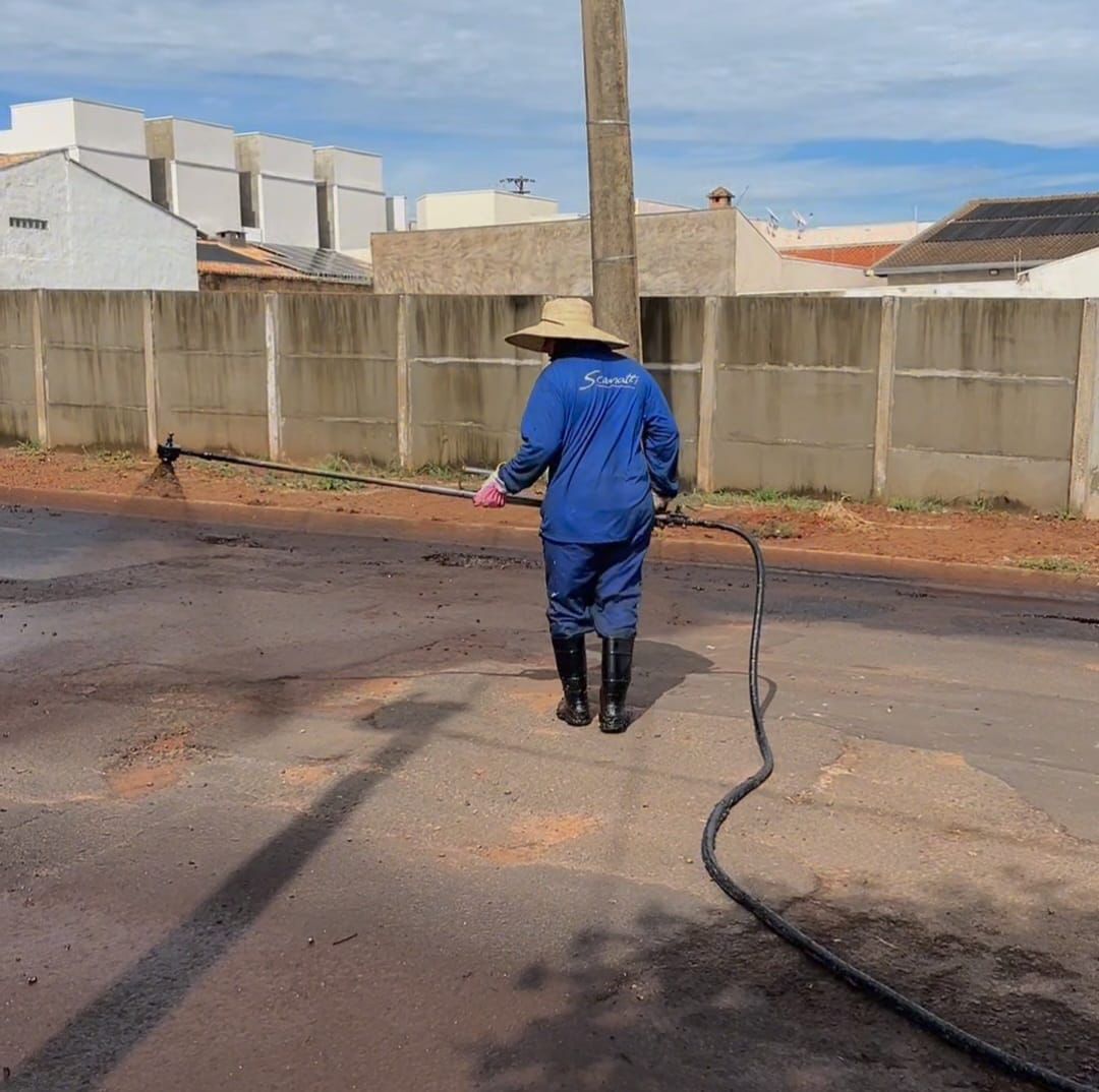 Recapeamento asfáltico chega ao Parque Universitário: mais 4.200 m2