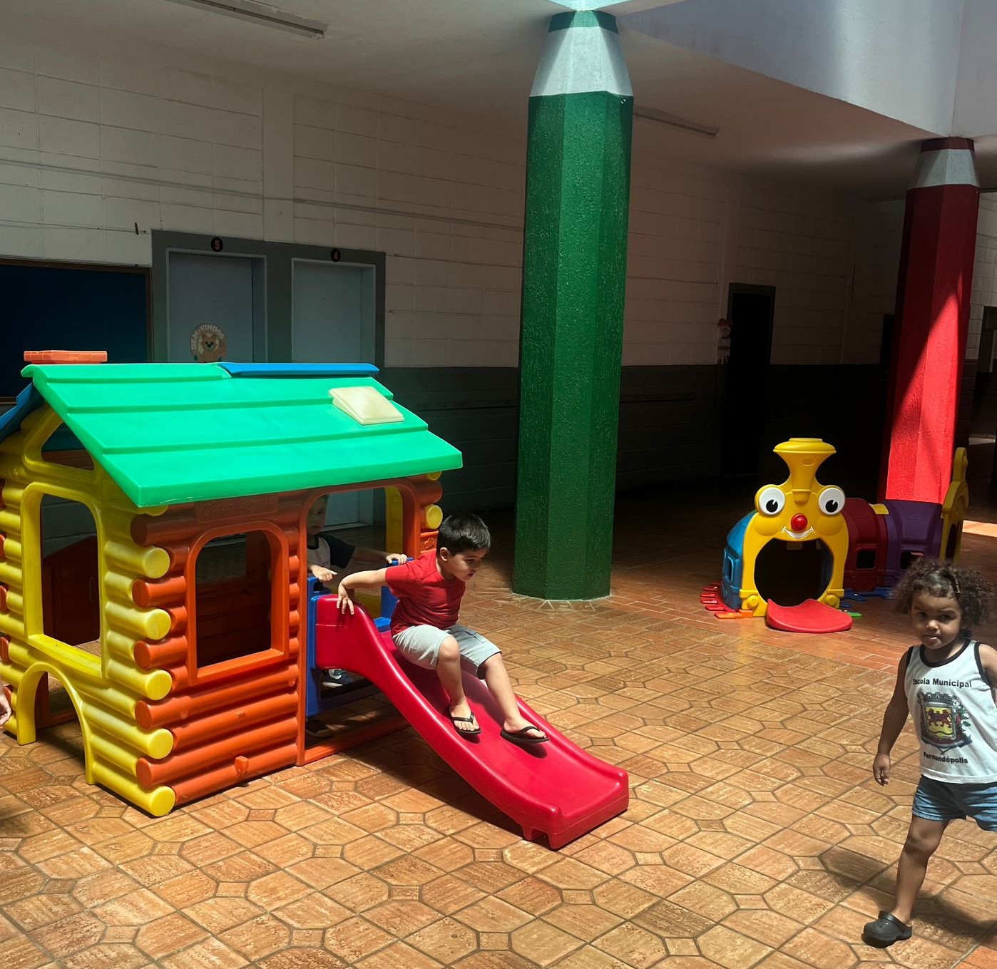 Atendimento a crianças nos CEMEIS cresce 28% na segunda semana