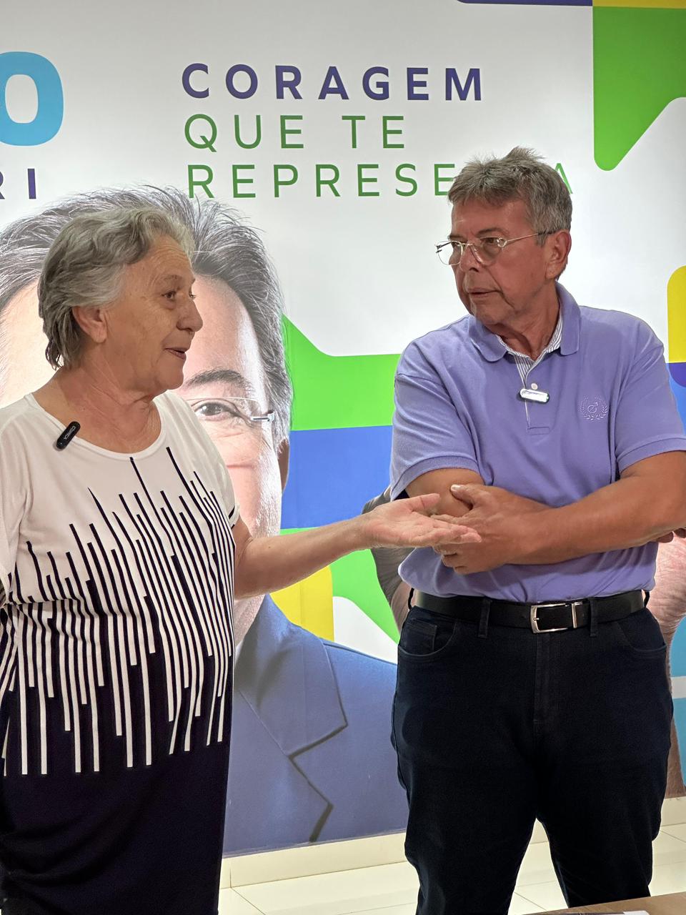 Presidente do Recanto Tia Marlene agradece Carlão por redução da conta de energia com implantação de energia fotovoltaica