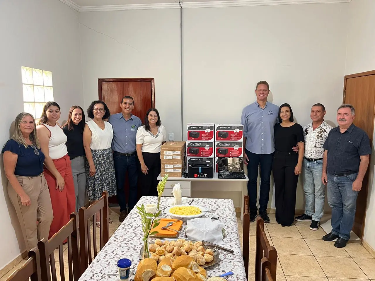 Prefeitura de Santa Fé do Sul entrega equipamentos de informática para fortalecer a rede da Assistência Social