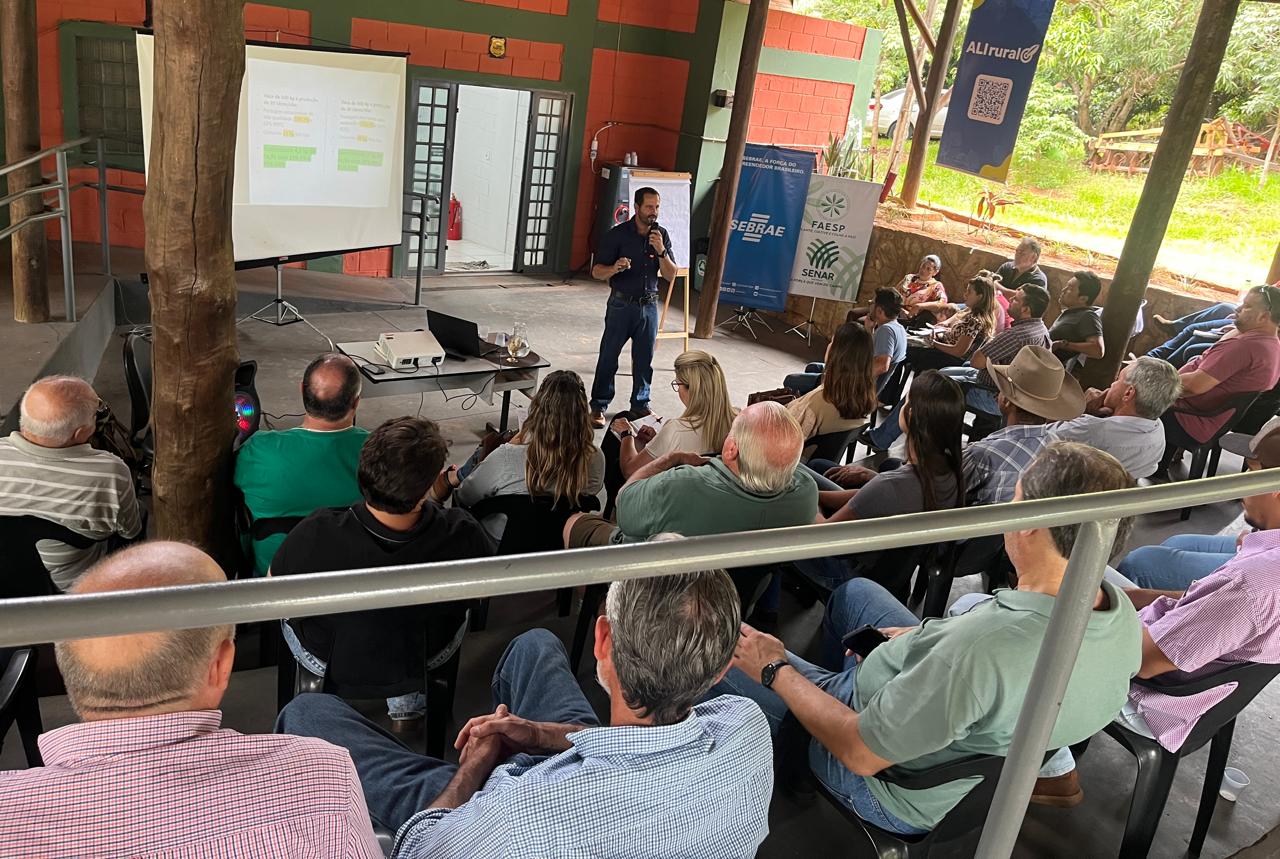 Produtores rurais participam de palestra na Secretaria Municipal de Agricultura