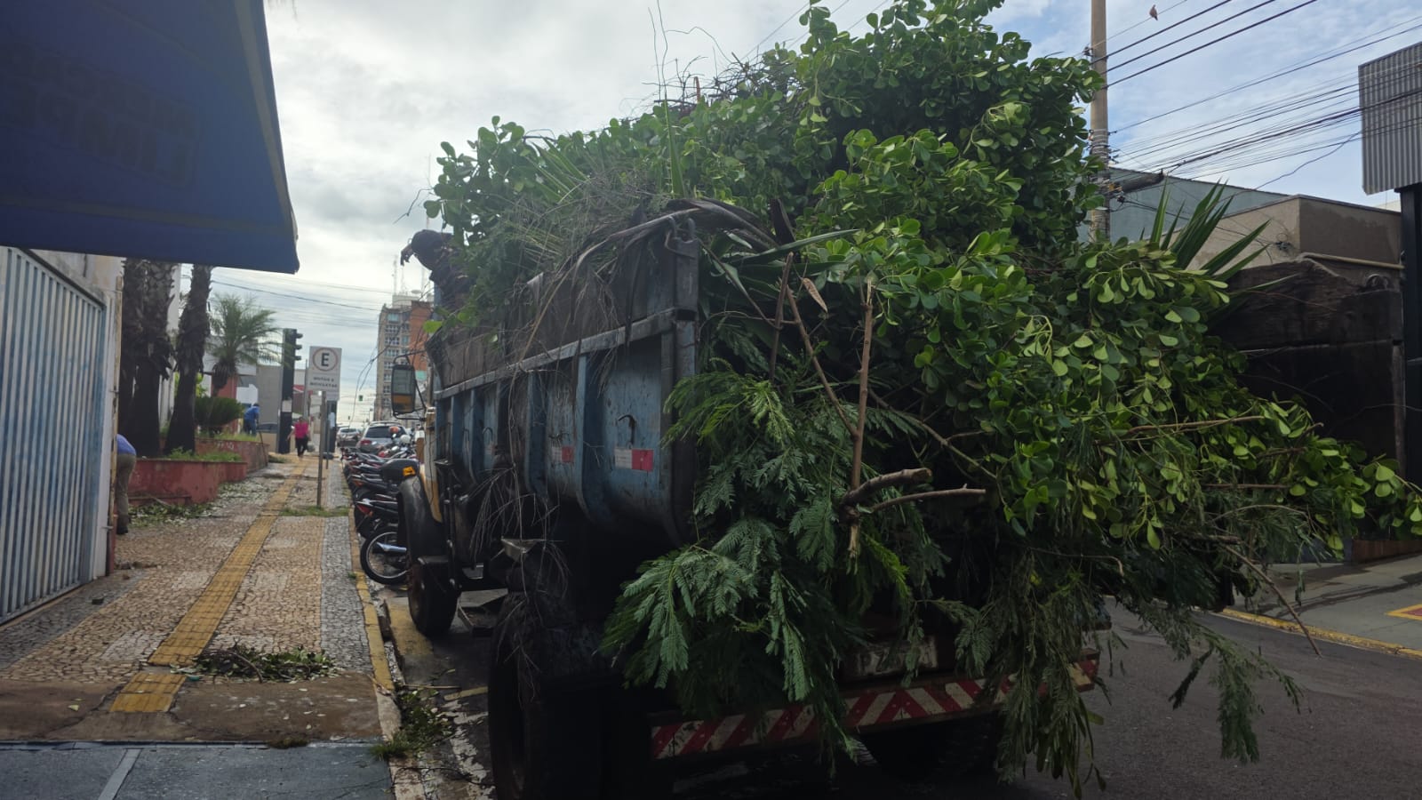 Prefeitura reforça zeladoria após chuvas deste fim de semana