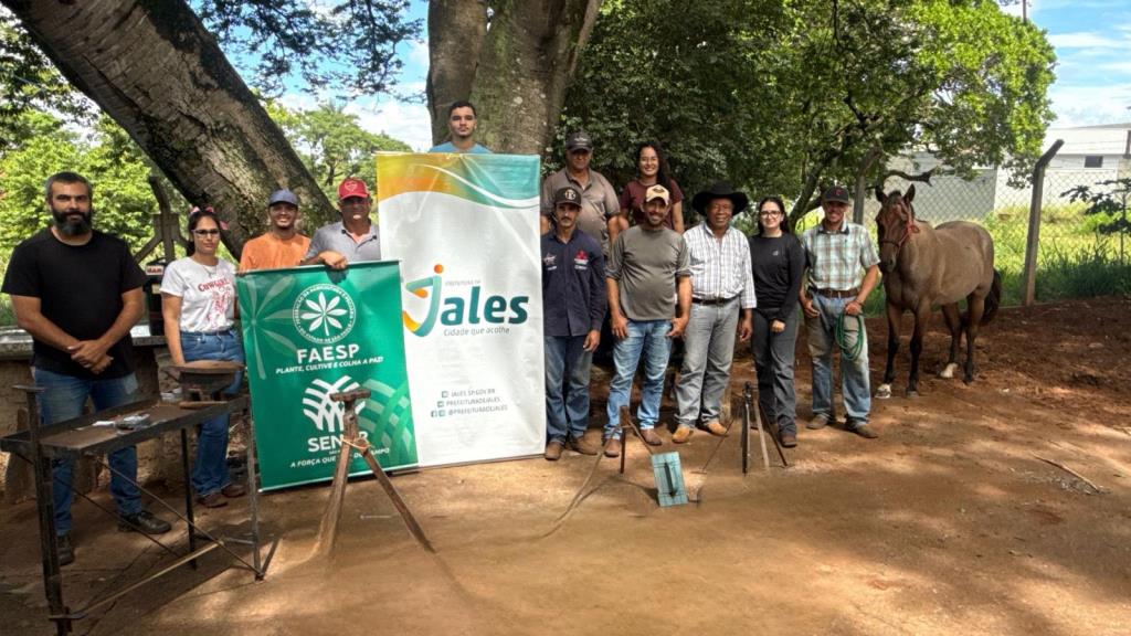 Curso de Equideocultura capacita participantes em casqueamento e ferrageamento com apoio da Prefeitura de Jales
