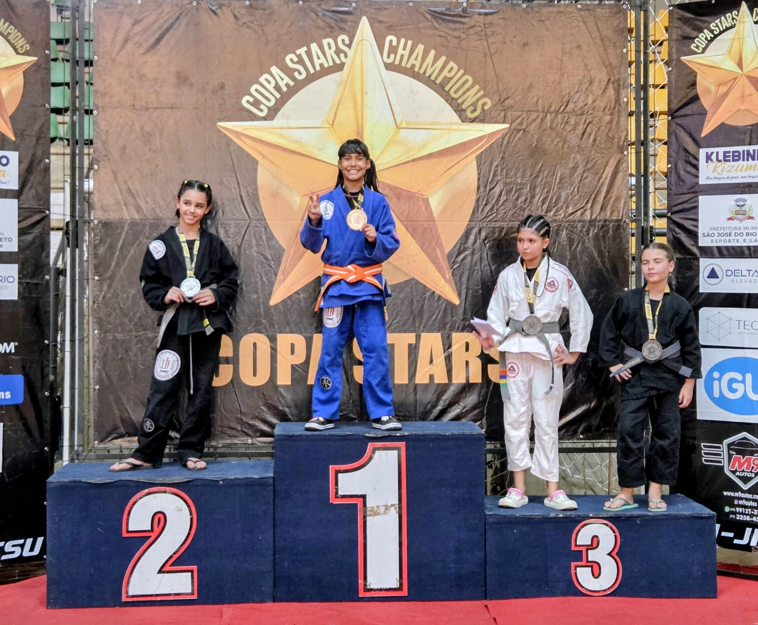 Atletas de Fernandópolis conquistam medalhas em campeonato de jiu-jitsu